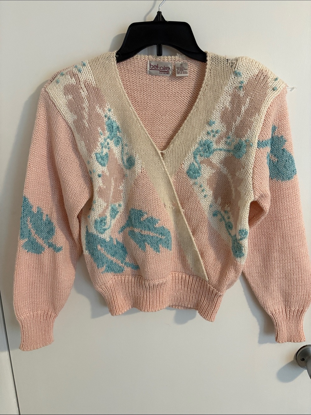 Vintage Pink Floral V-Neck Sweater with Cream Trim